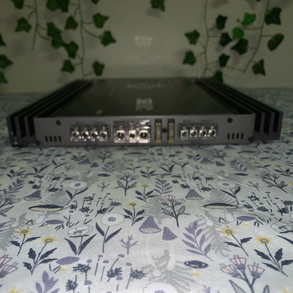 Audiofonics Amp ADF-242 $100 - Picture 2 of 5